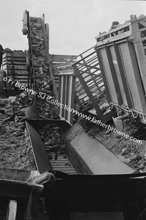 CLONSAST LOADING PEAT INTO LORRY